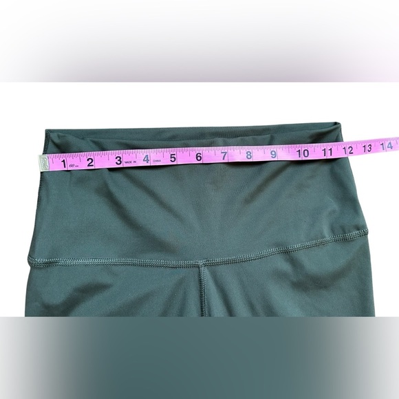 Women’s Army Green Nike Dri-Fit Leggings Size Medium - Picture 3 of 6